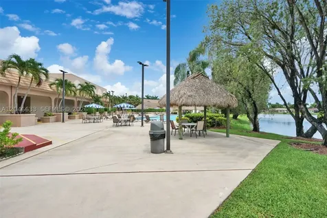 369 Lakeview Drive Weston FL 33326