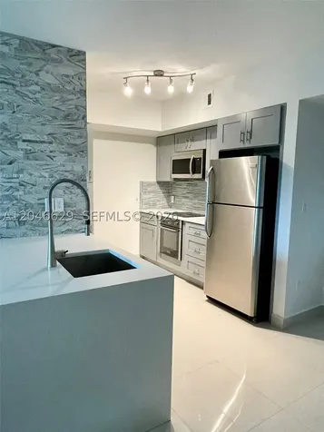 1723 SW 2nd Avenue Miami FL 33129