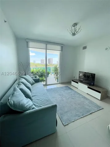 1723 SW 2nd Avenue Miami FL 33129