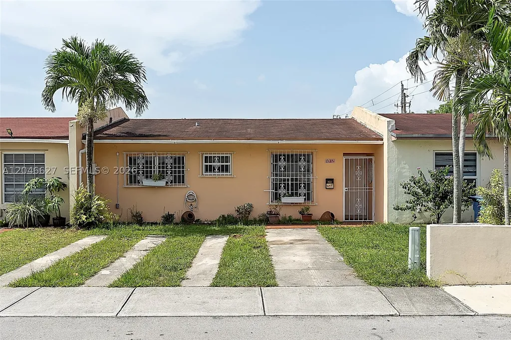 10112 SW 23rd Street Miami FL 33165