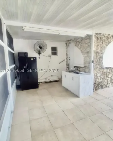 1922 NW 4th Street Miami FL 33125