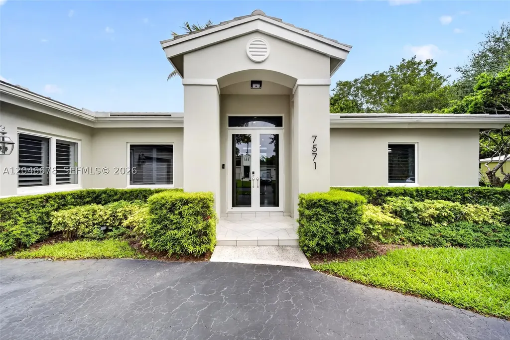 7571 SW 148th Terrace Palmetto Bay FL 33158