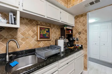 2075 SW 122nd Avenue Miami FL 33175