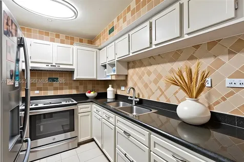2075 SW 122nd Avenue Miami FL 33175