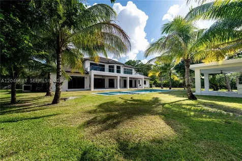 11200 SW 60th Avenue Pinecrest FL 33156