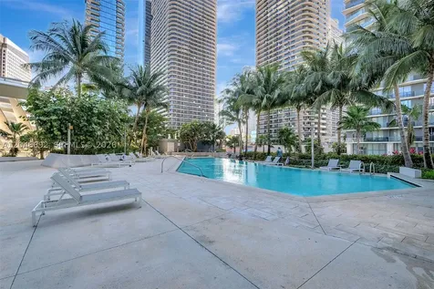 88 SW 7th Street Miami FL 33130