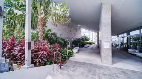88 SW 7th Street Miami FL 33130