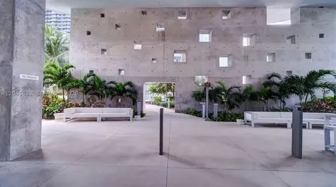 88 SW 7th Street Miami FL 33130
