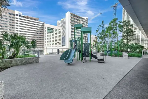 88 SW 7th Street Miami FL 33130