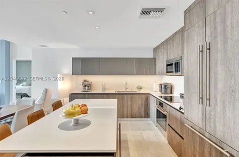 88 SW 7th Street Miami FL 33130