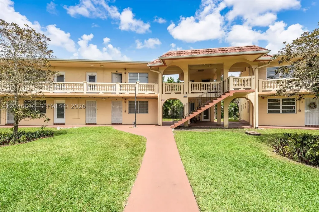 20327 NE 2nd Avenue Miami FL 33179