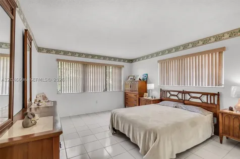 20327 NE 2nd Avenue Miami FL 33179