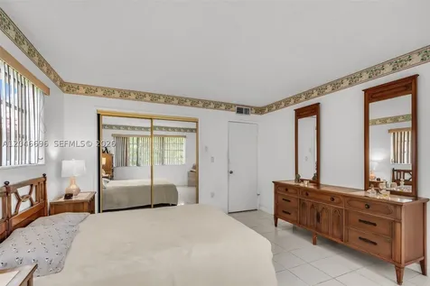 20327 NE 2nd Avenue Miami FL 33179