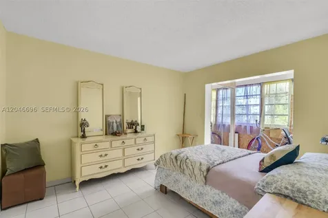 20327 NE 2nd Avenue Miami FL 33179