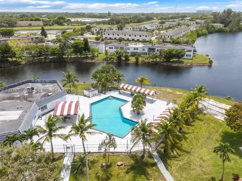 20327 NE 2nd Avenue Miami FL 33179