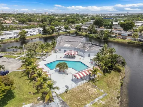 20327 NE 2nd Avenue Miami FL 33179