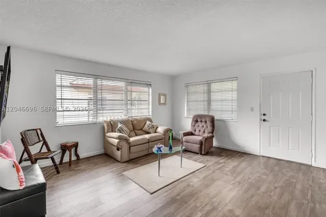 20327 NE 2nd Avenue Miami FL 33179