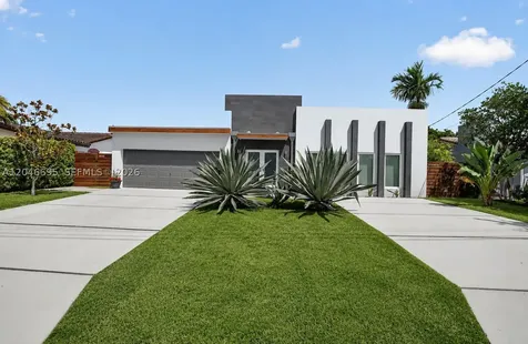 966 SE 9th Avenue Pompano Beach FL 33060