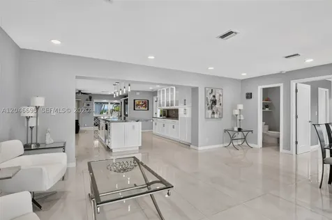 966 SE 9th Avenue Pompano Beach FL 33060