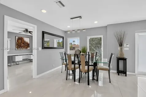 966 SE 9th Avenue Pompano Beach FL 33060