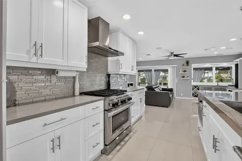 966 SE 9th Avenue Pompano Beach FL 33060