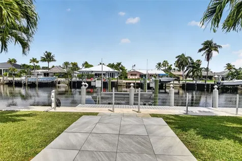 966 SE 9th Avenue Pompano Beach FL 33060