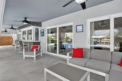 966 SE 9th Avenue Pompano Beach FL 33060