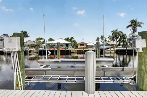 966 SE 9th Avenue Pompano Beach FL 33060