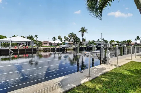 966 SE 9th Avenue Pompano Beach FL 33060