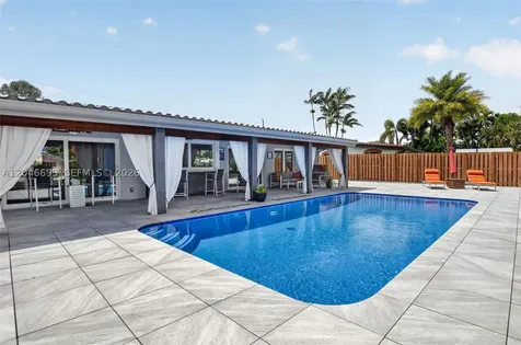 966 SE 9th Avenue Pompano Beach FL 33060