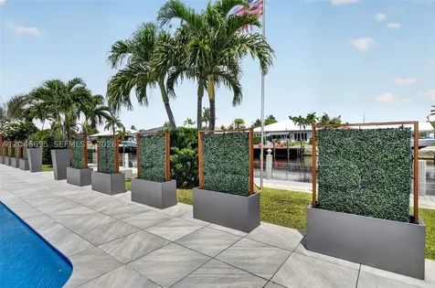 966 SE 9th Avenue Pompano Beach FL 33060