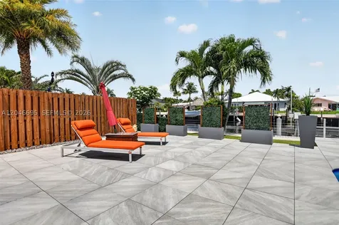 966 SE 9th Avenue Pompano Beach FL 33060