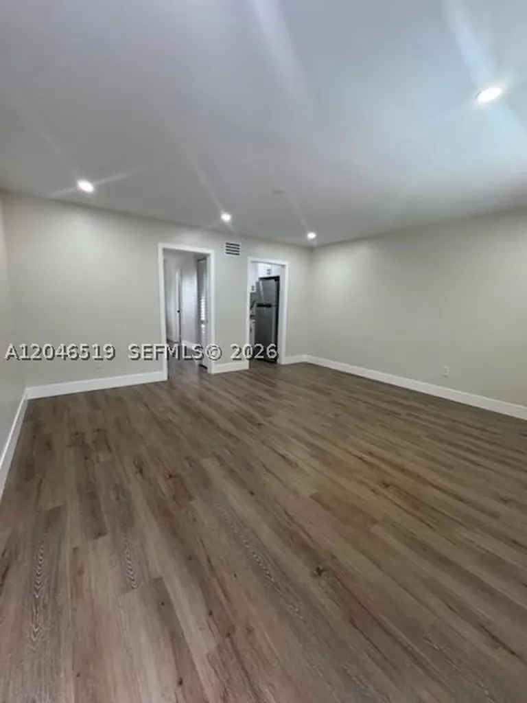 6805 SW 88th Street Pinecrest FL 33156