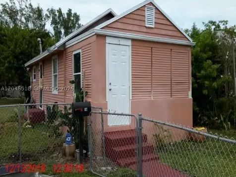 22 SW 11th Street Dania Beach FL 33004