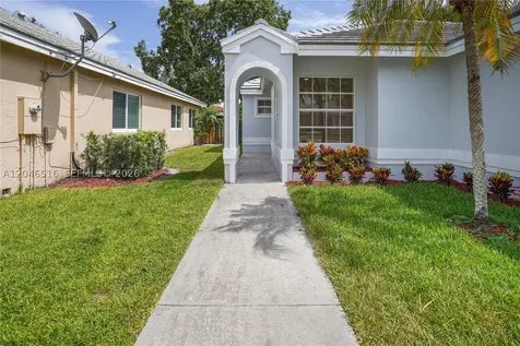 9354 Arborwood Circle Davie FL 33328