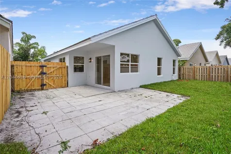 9354 Arborwood Circle Davie FL 33328