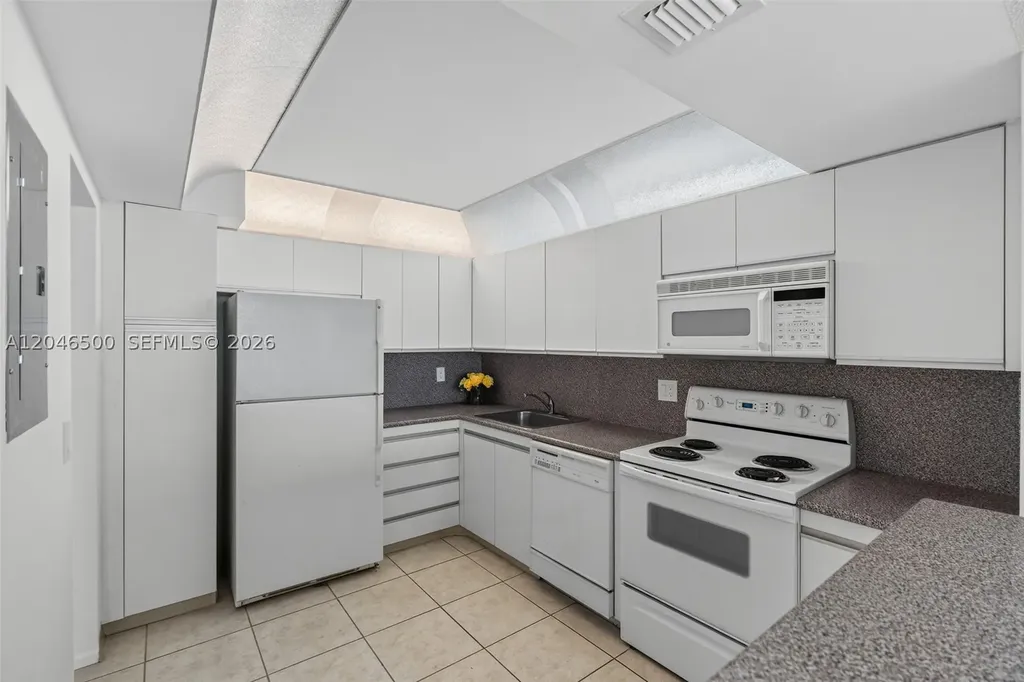 2301 S Ocean Drive Hollywood FL 33019