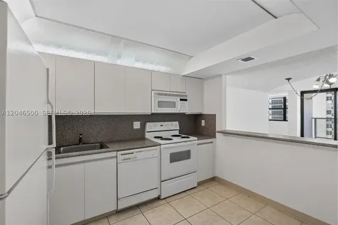 2301 S Ocean Drive Hollywood FL 33019