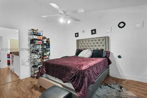 7887 NW 7th Court Plantation FL 33324