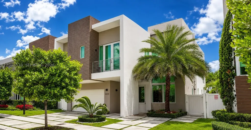 10561 NW 68th Terrace Doral FL 33178
