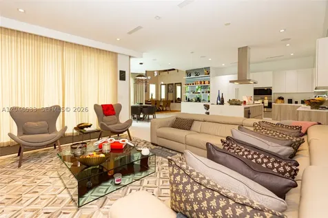 10561 NW 68th Terrace Doral FL 33178