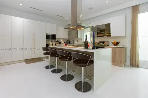 10561 NW 68th Terrace Doral FL 33178