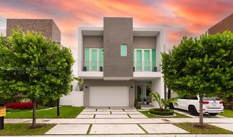 10561 NW 68th Terrace Doral FL 33178