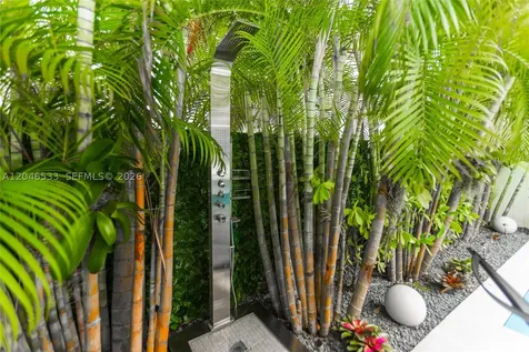 10561 NW 68th Terrace Doral FL 33178