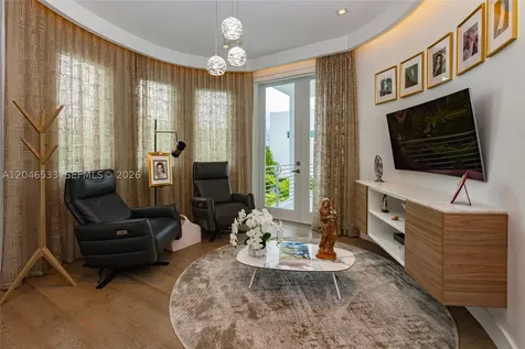 10561 NW 68th Terrace Doral FL 33178