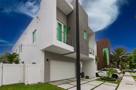 10561 NW 68th Terrace Doral FL 33178