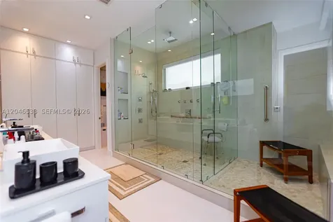 10561 NW 68th Terrace Doral FL 33178