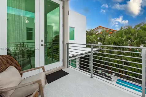 10561 NW 68th Terrace Doral FL 33178