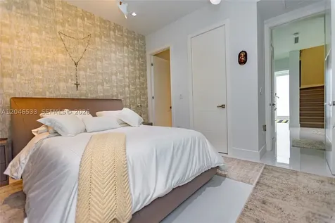 10561 NW 68th Terrace Doral FL 33178