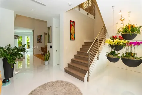 10561 NW 68th Terrace Doral FL 33178